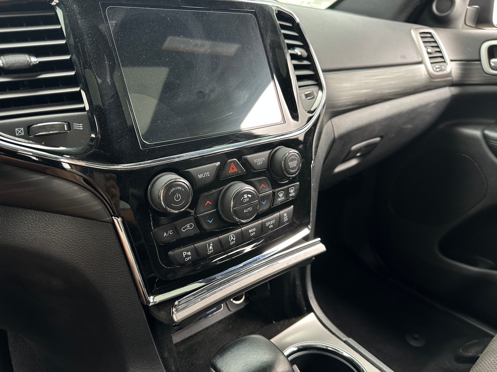 Thumbnail: 2020 Jeep Grand Cherokee - 4
