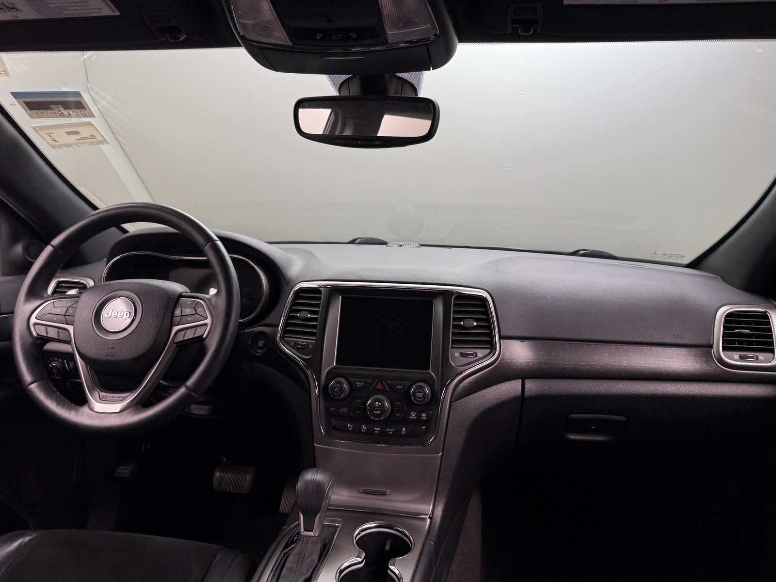 Thumbnail: 2017 Jeep Grand Cherokee - 3
