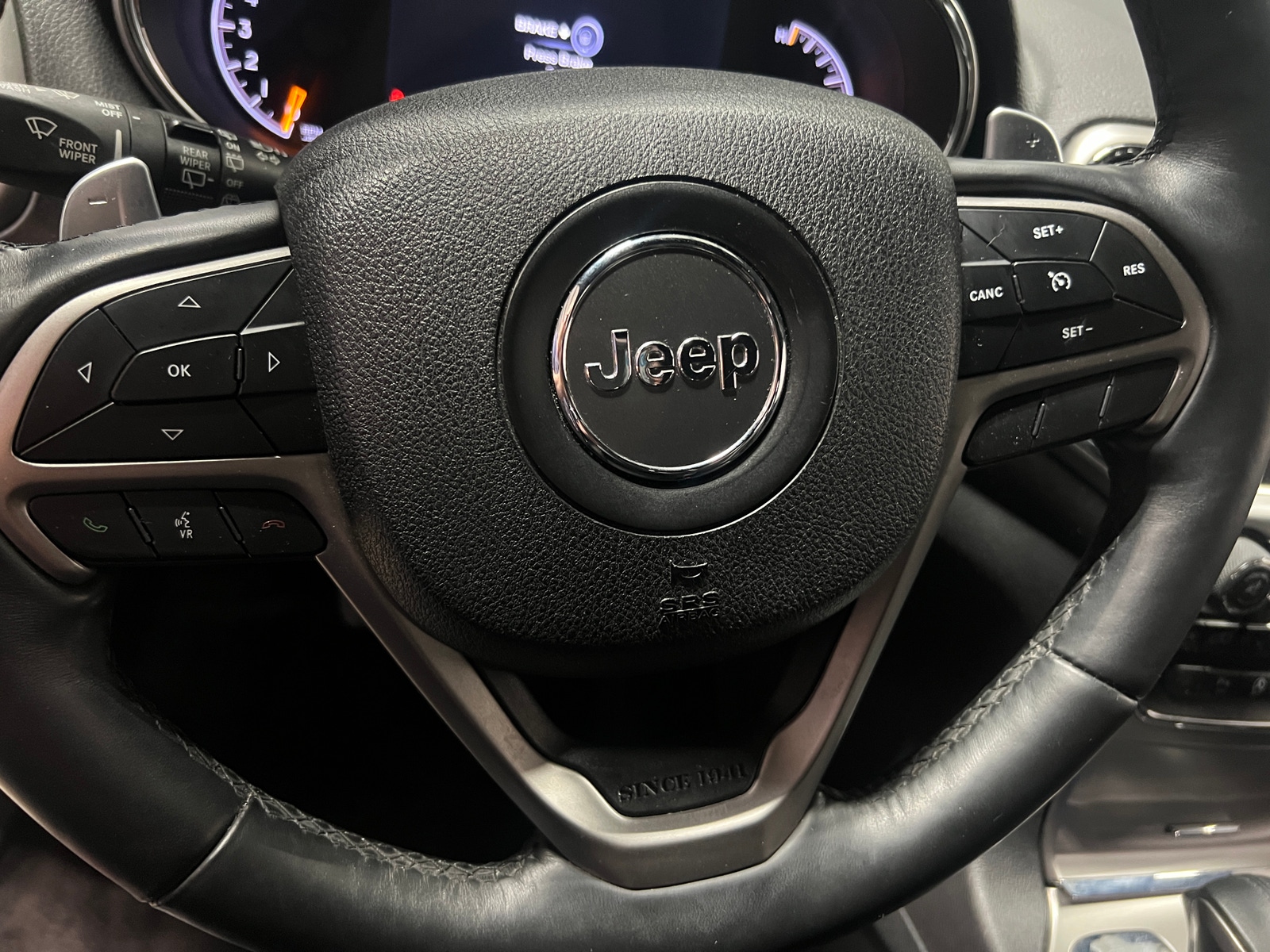 Thumbnail: 2017 Jeep Grand Cherokee - 5