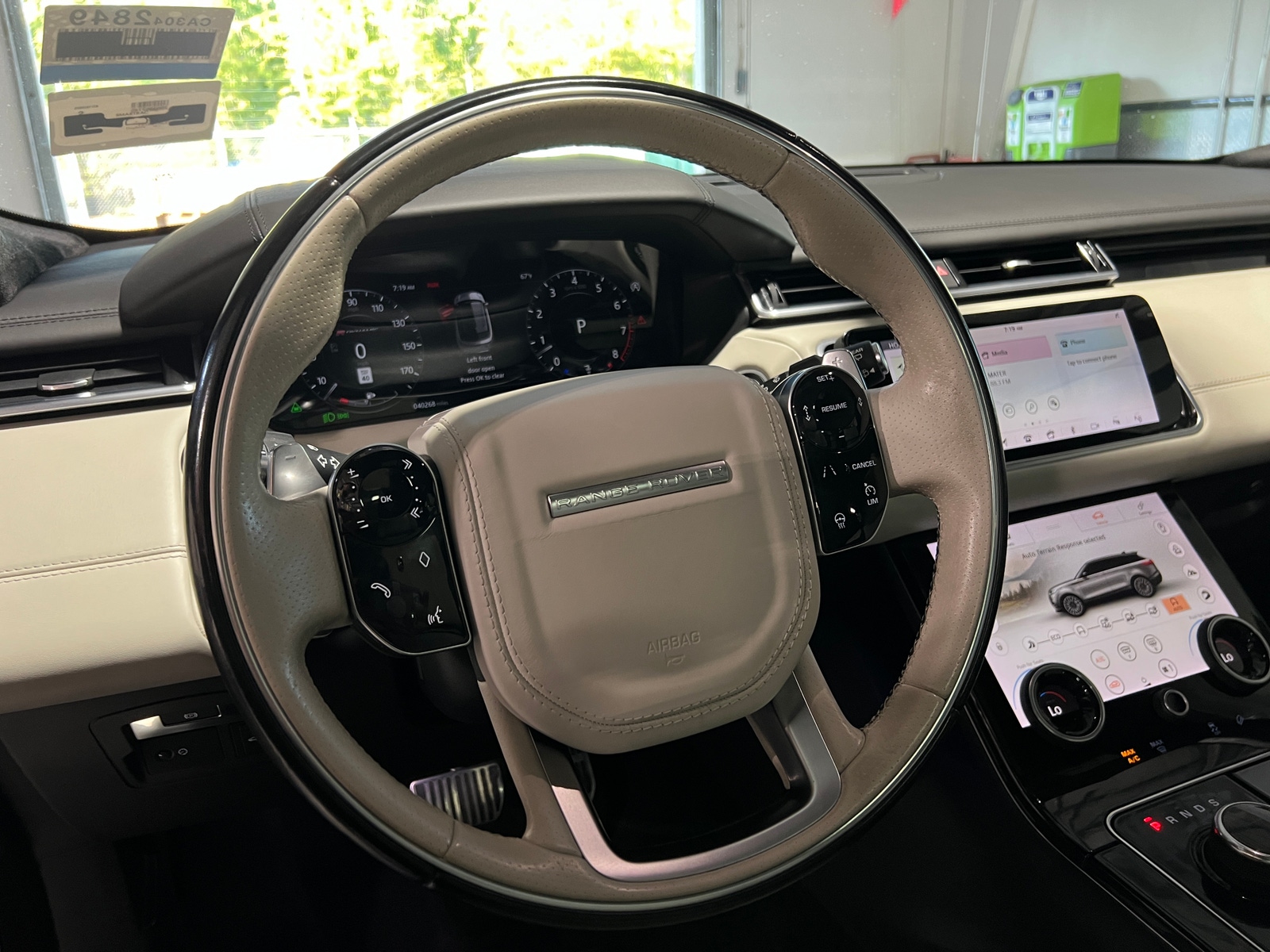 Thumbnail: 2018 Land Rover Range Rover Velar - 4