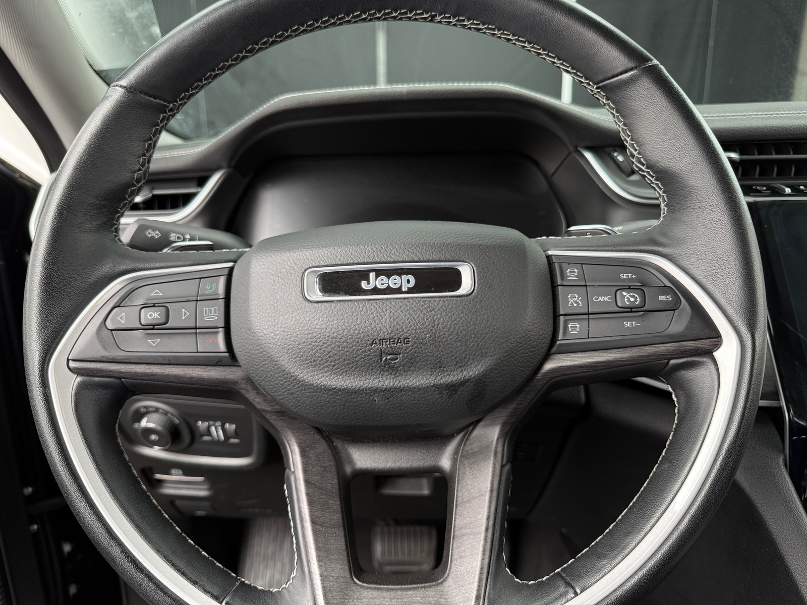 Thumbnail: 2022 Jeep Grand Cherokee L - 5