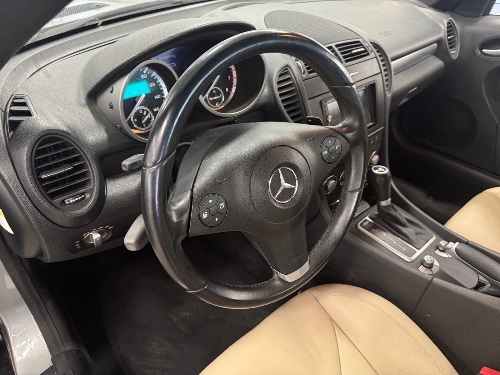 Thumbnail: 2010 Mercedes-Benz SLK - 2