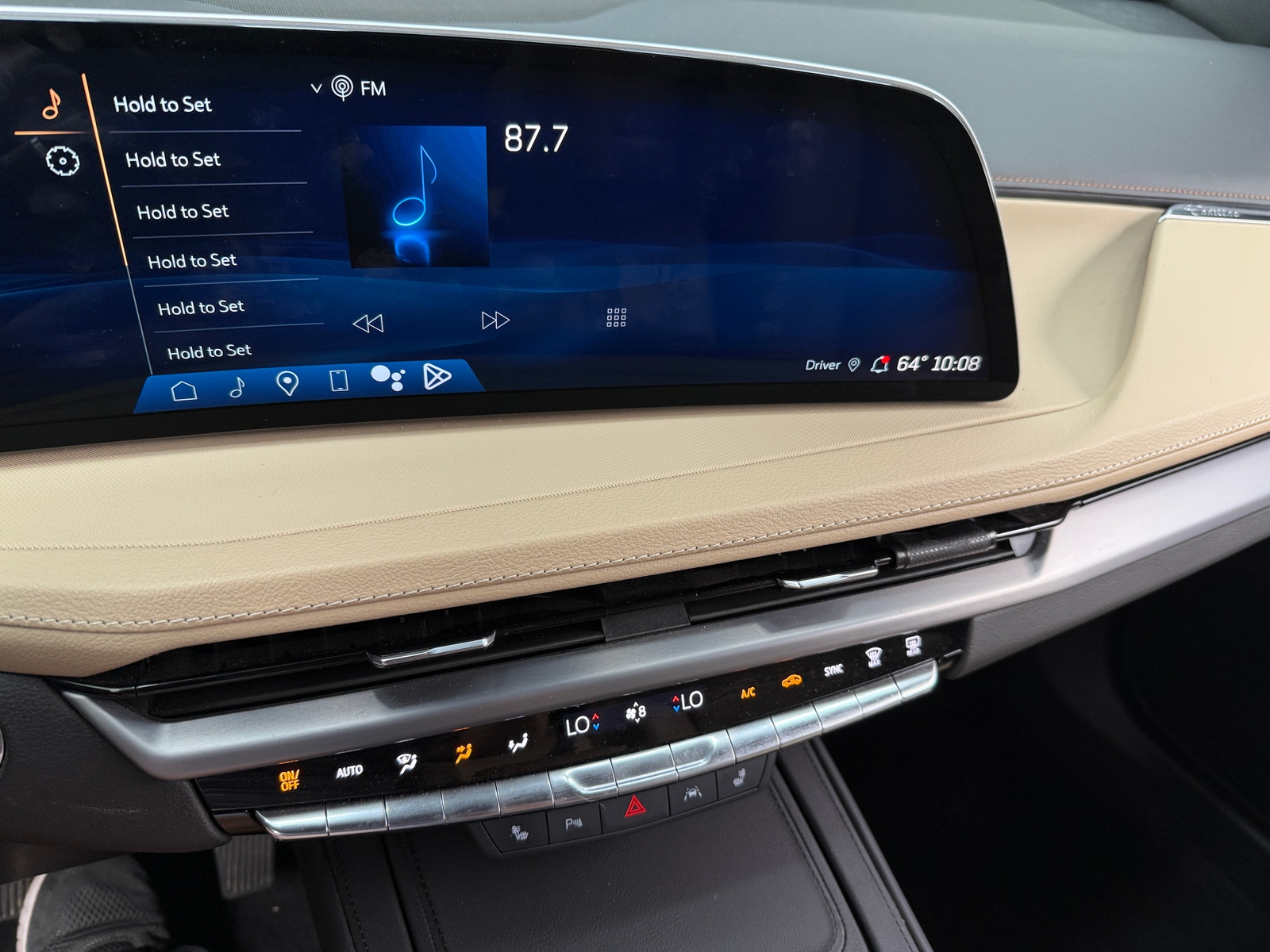 Thumbnail: 2024 Cadillac XT4 - 3