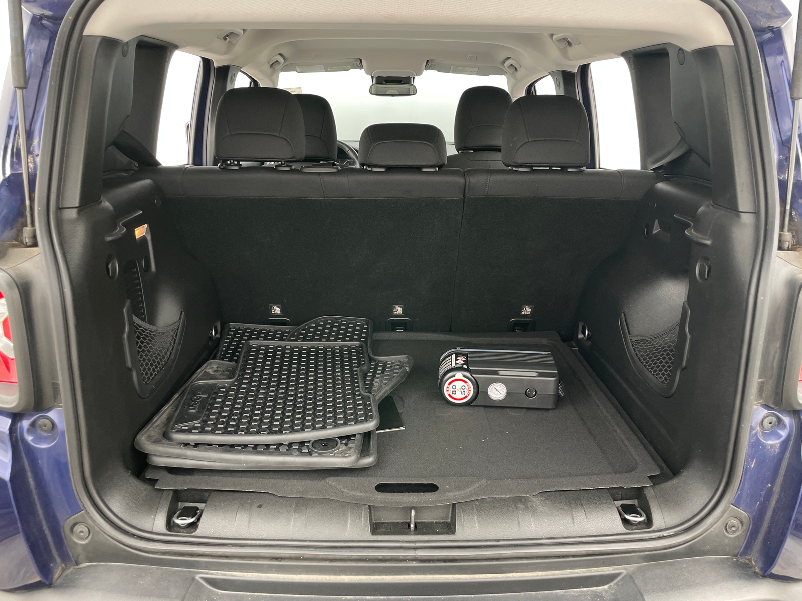 Thumbnail: 2019 Jeep Renegade - 7
