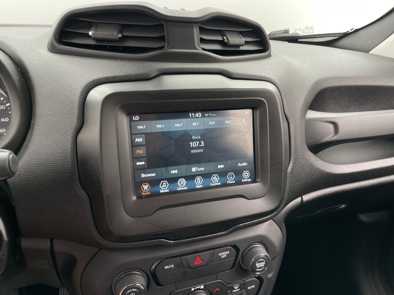 Thumbnail: 2019 Jeep Renegade - 4