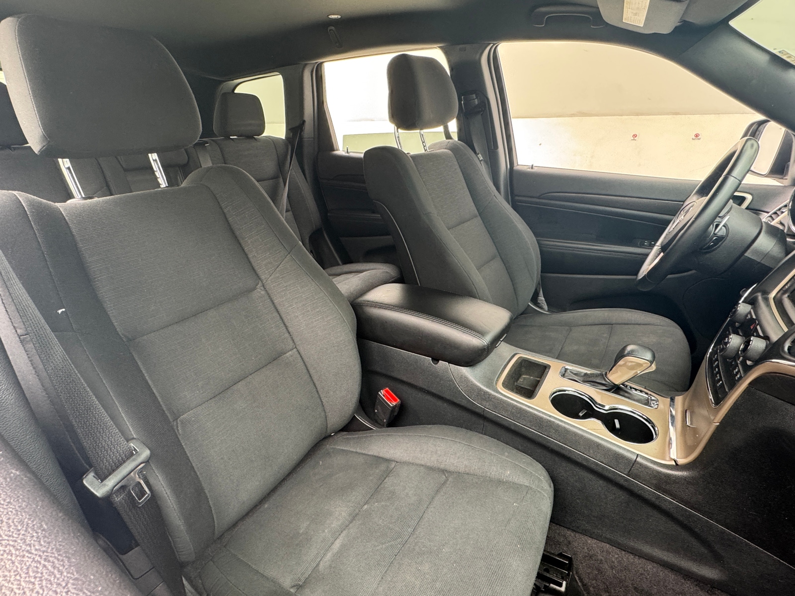 Thumbnail: 2016 Jeep Grand Cherokee - 2