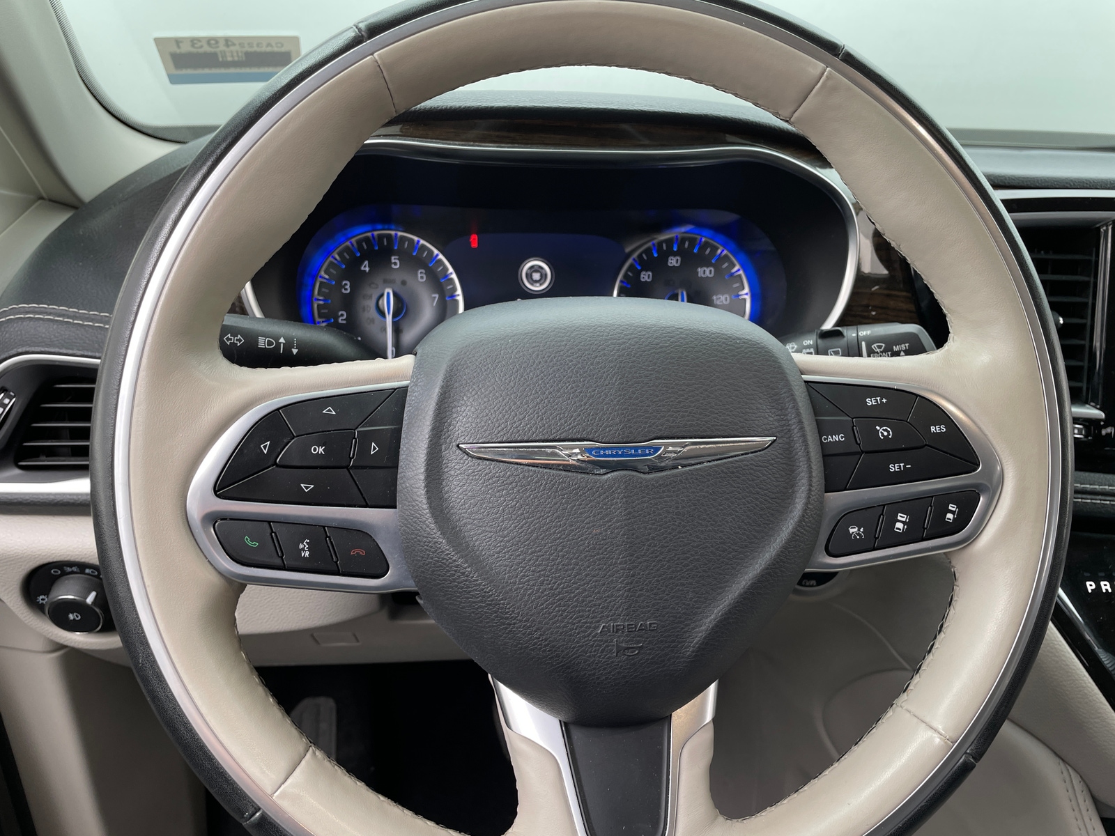 Thumbnail: 2021 Chrysler Pacifica - 4