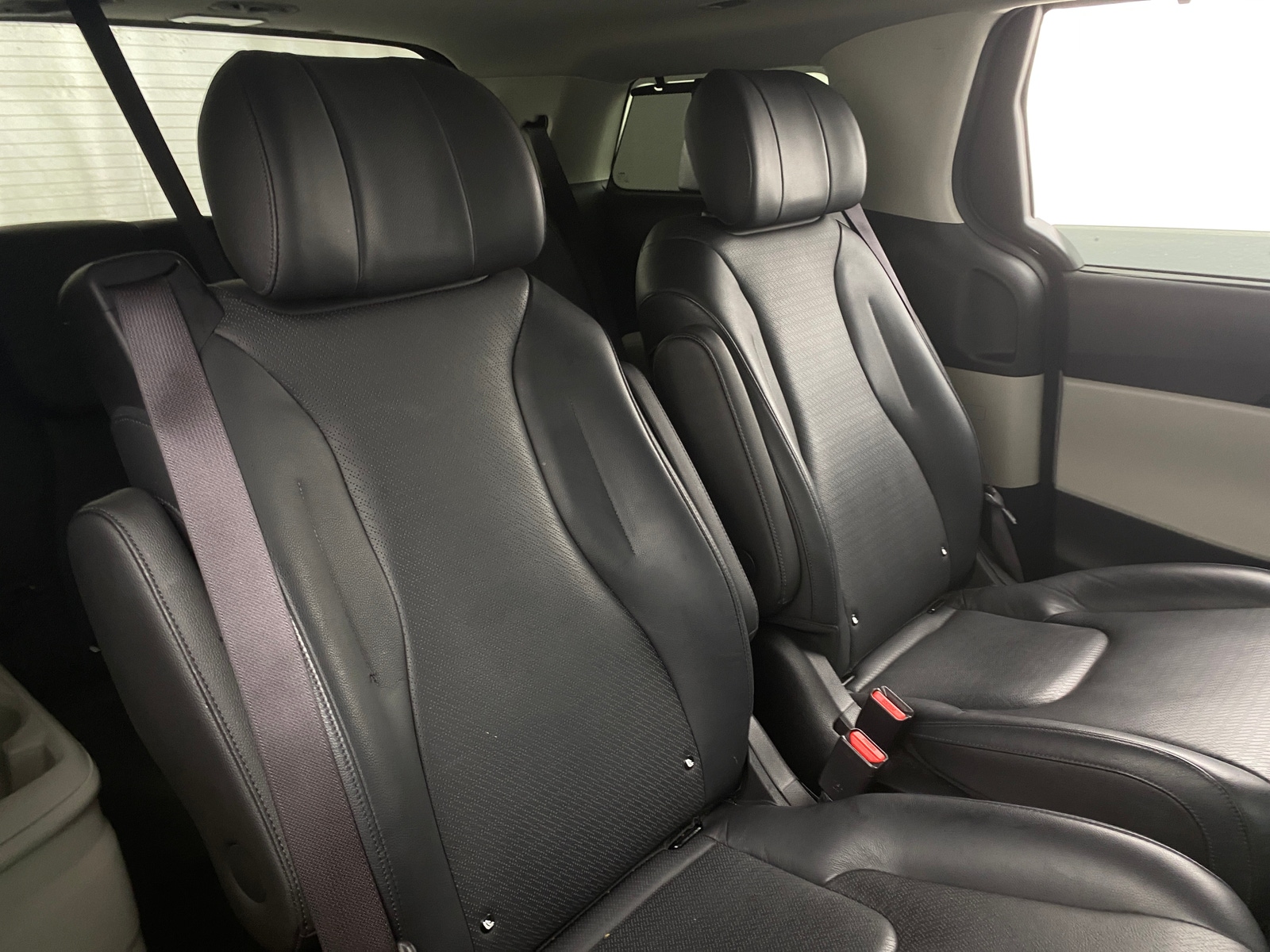 Thumbnail: 2022 Kia Carnival - 5