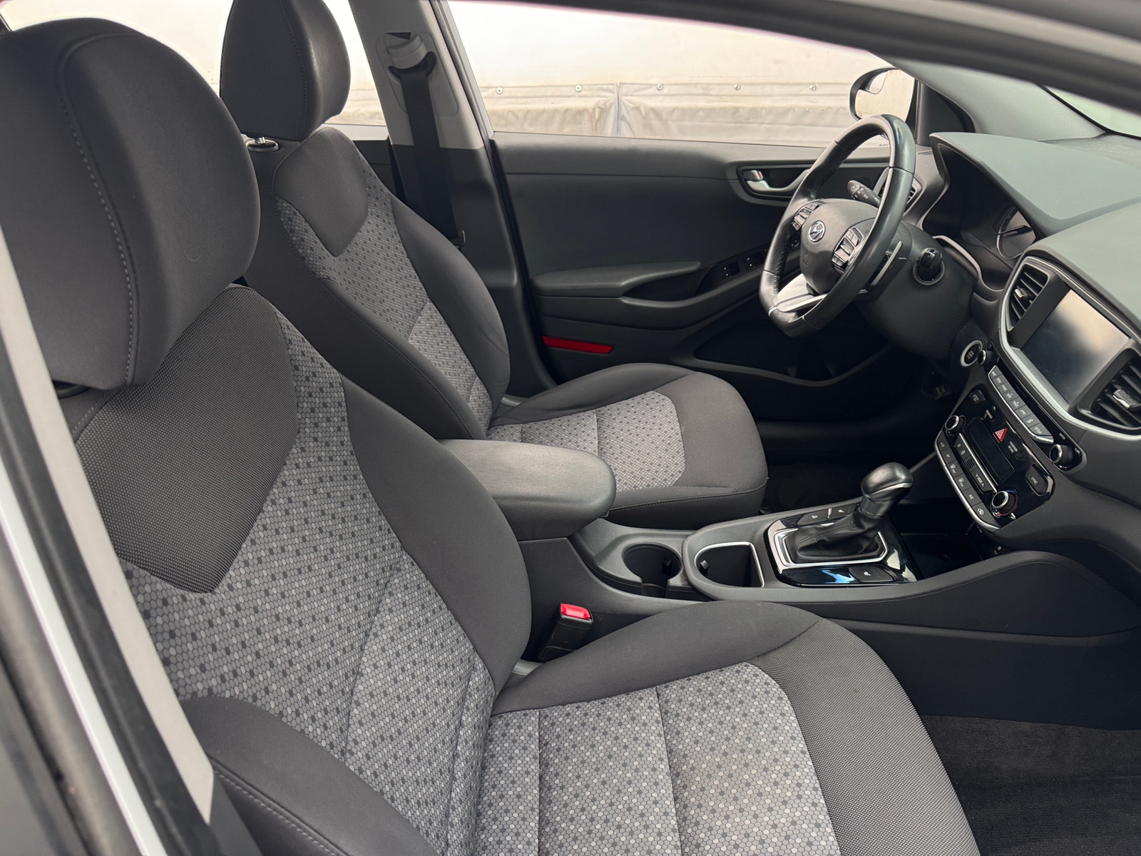 Thumbnail: 2019 Hyundai Ioniq - 2