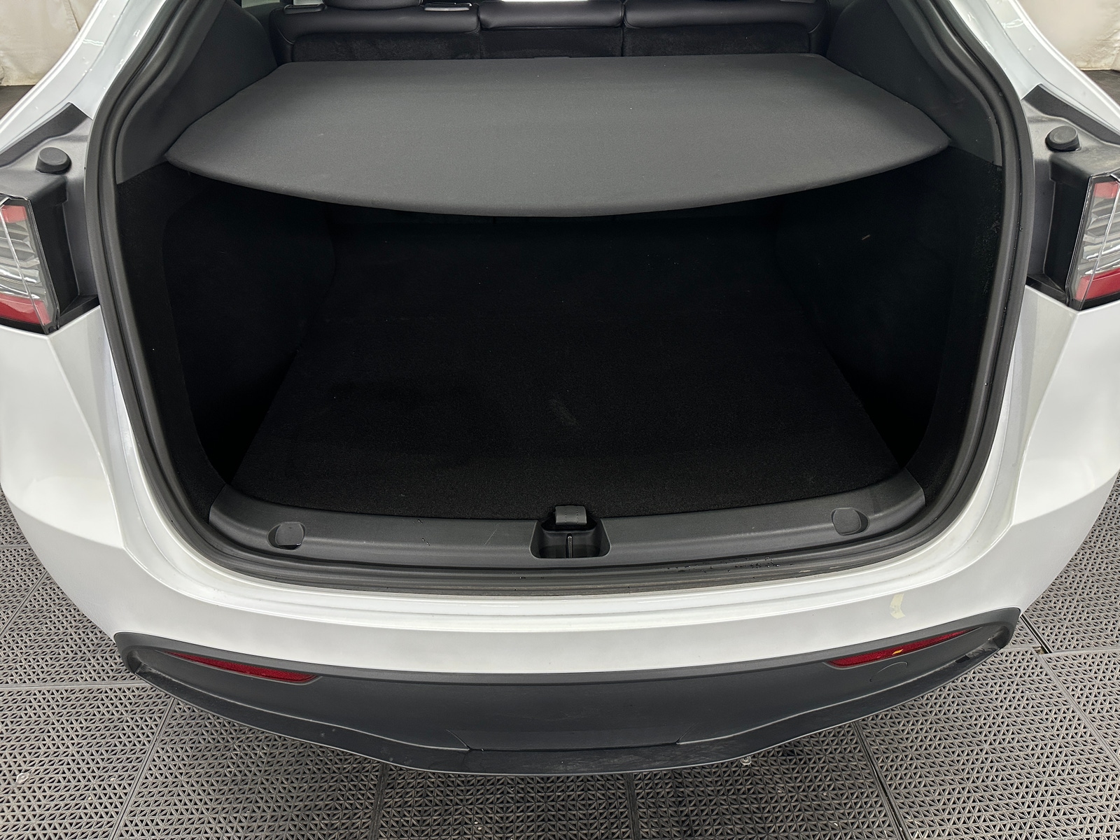 Thumbnail: 2024 Tesla Model Y - 6