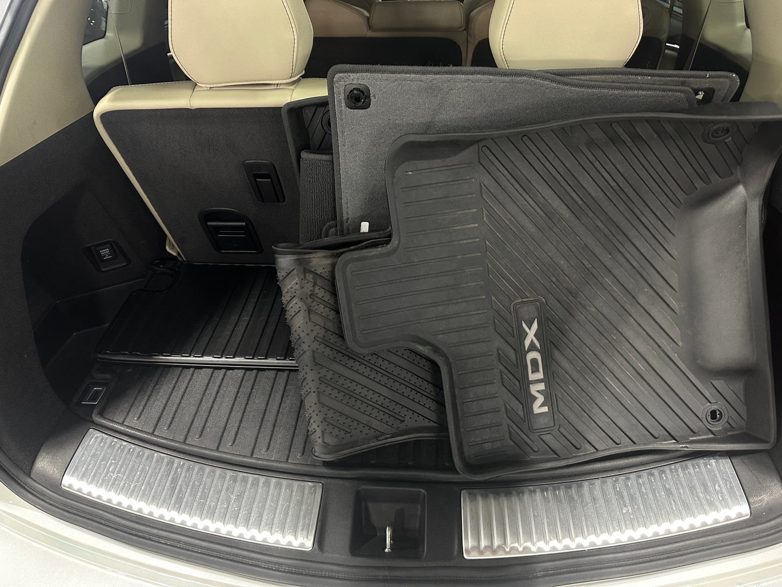 Thumbnail: 2017 Acura MDX - 6