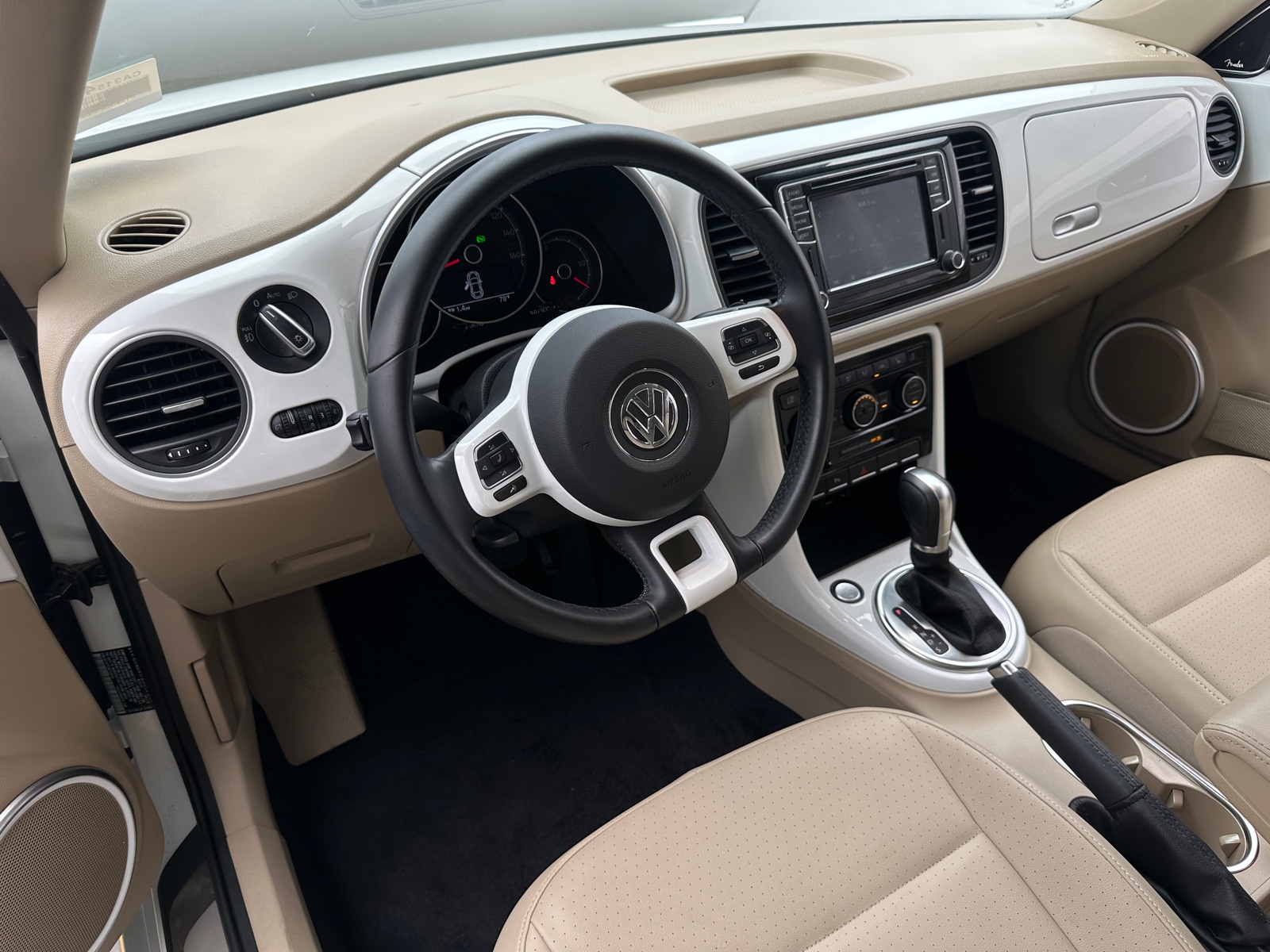 Thumbnail: 2018 Volkswagen Beetle - 2