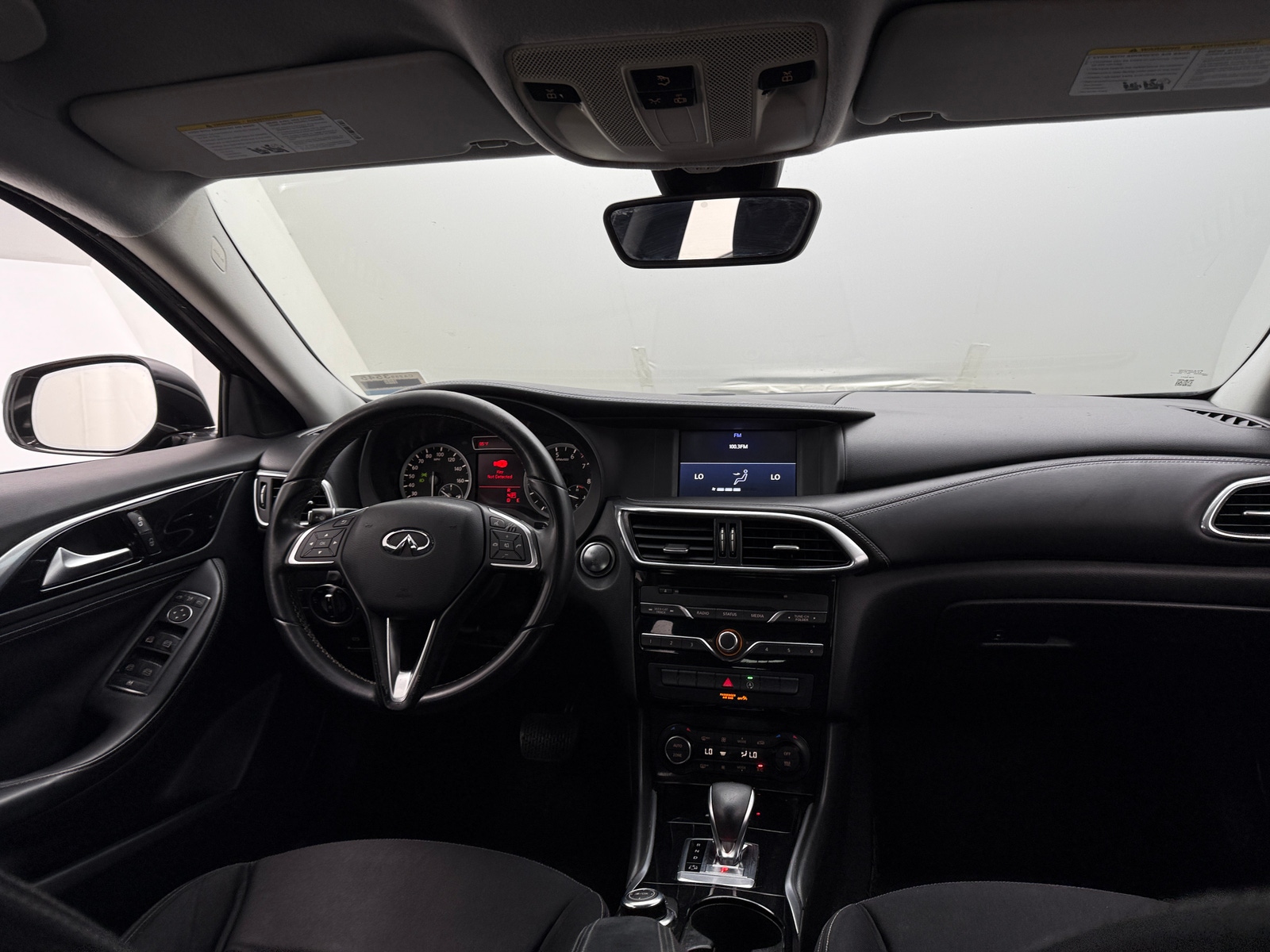 Thumbnail: 2018 INFINITI QX30 - 3