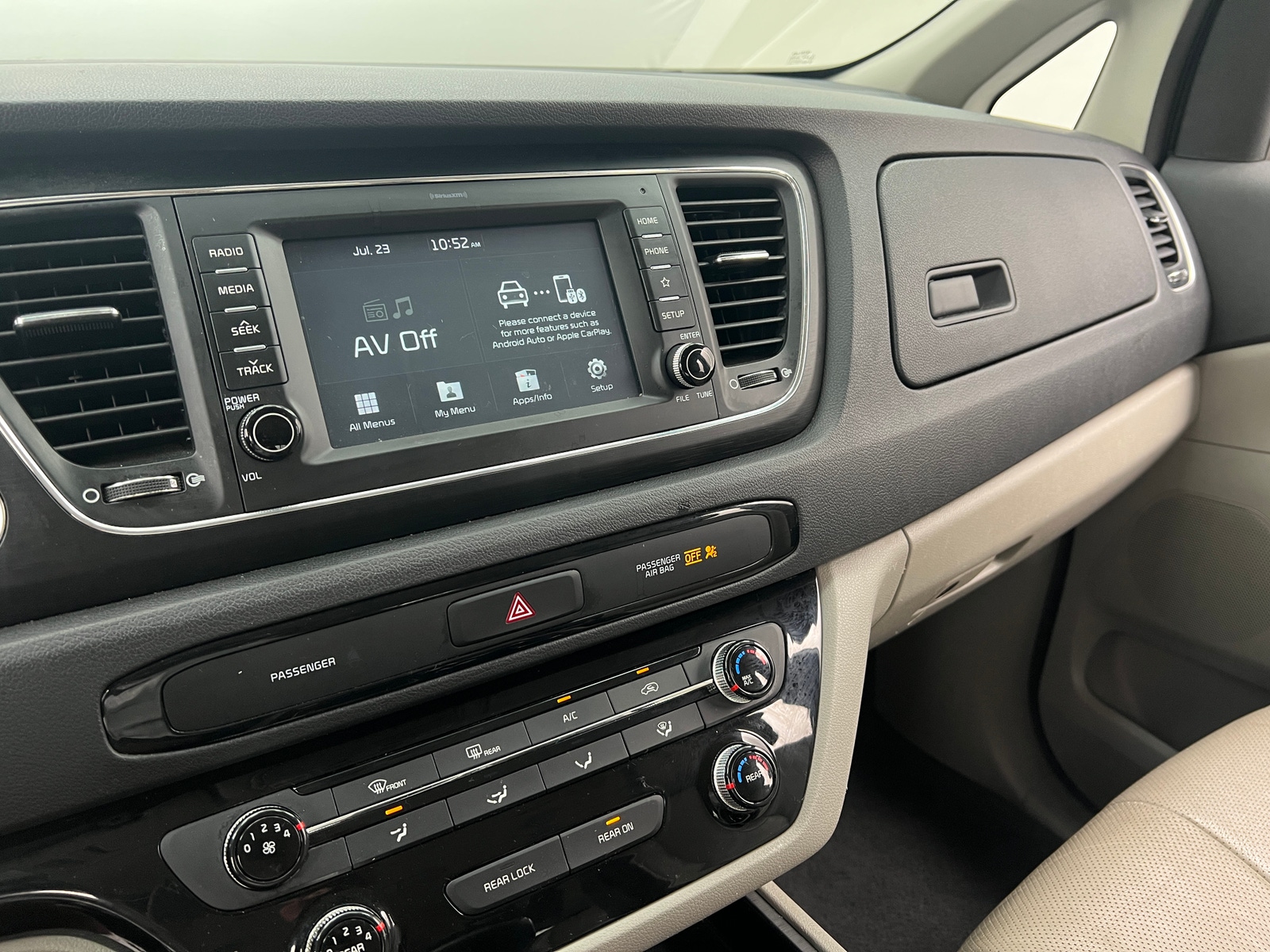Thumbnail: 2019 Kia Sedona - 3