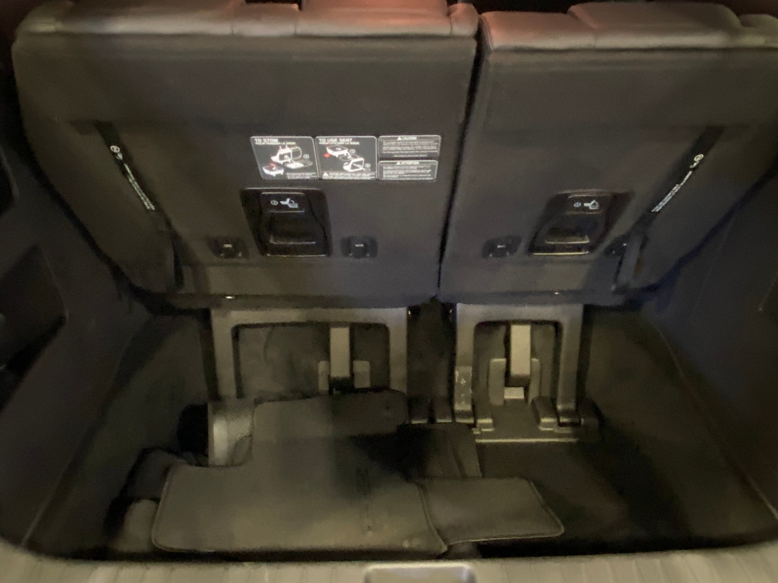 Thumbnail: 2023 Kia Carnival - 6