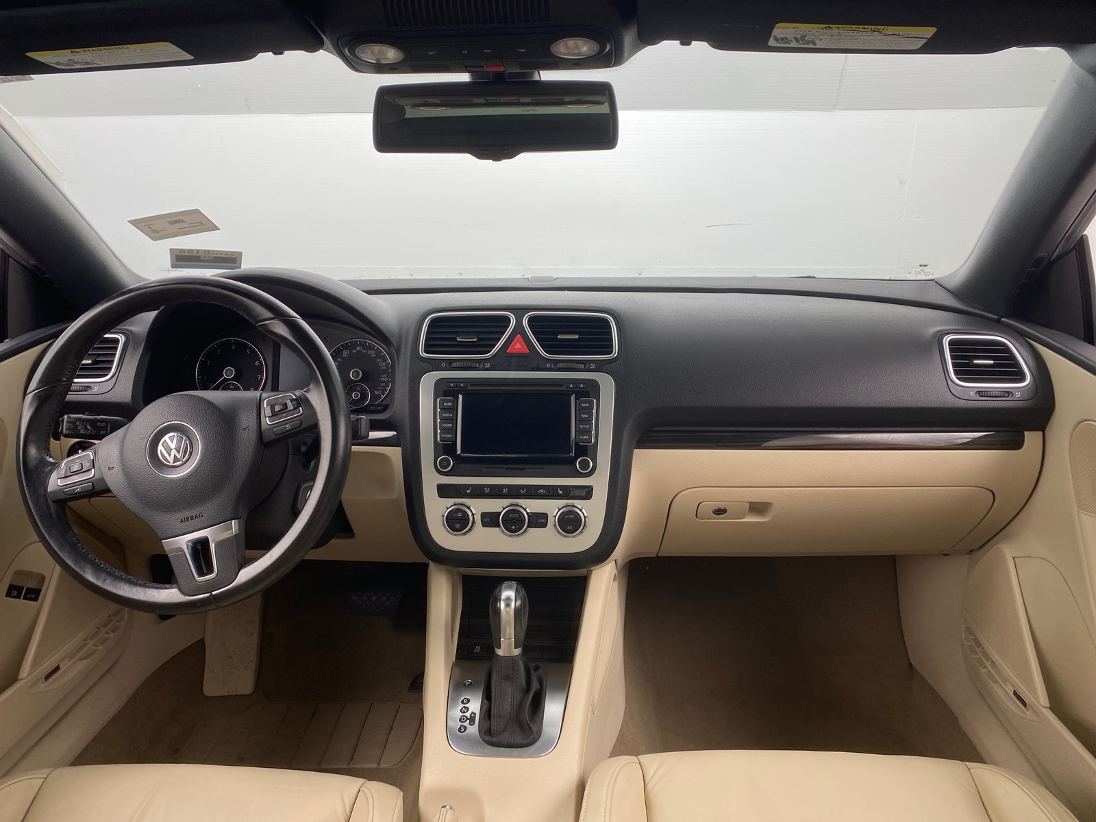 Thumbnail: 2014 Volkswagen Eos - 2