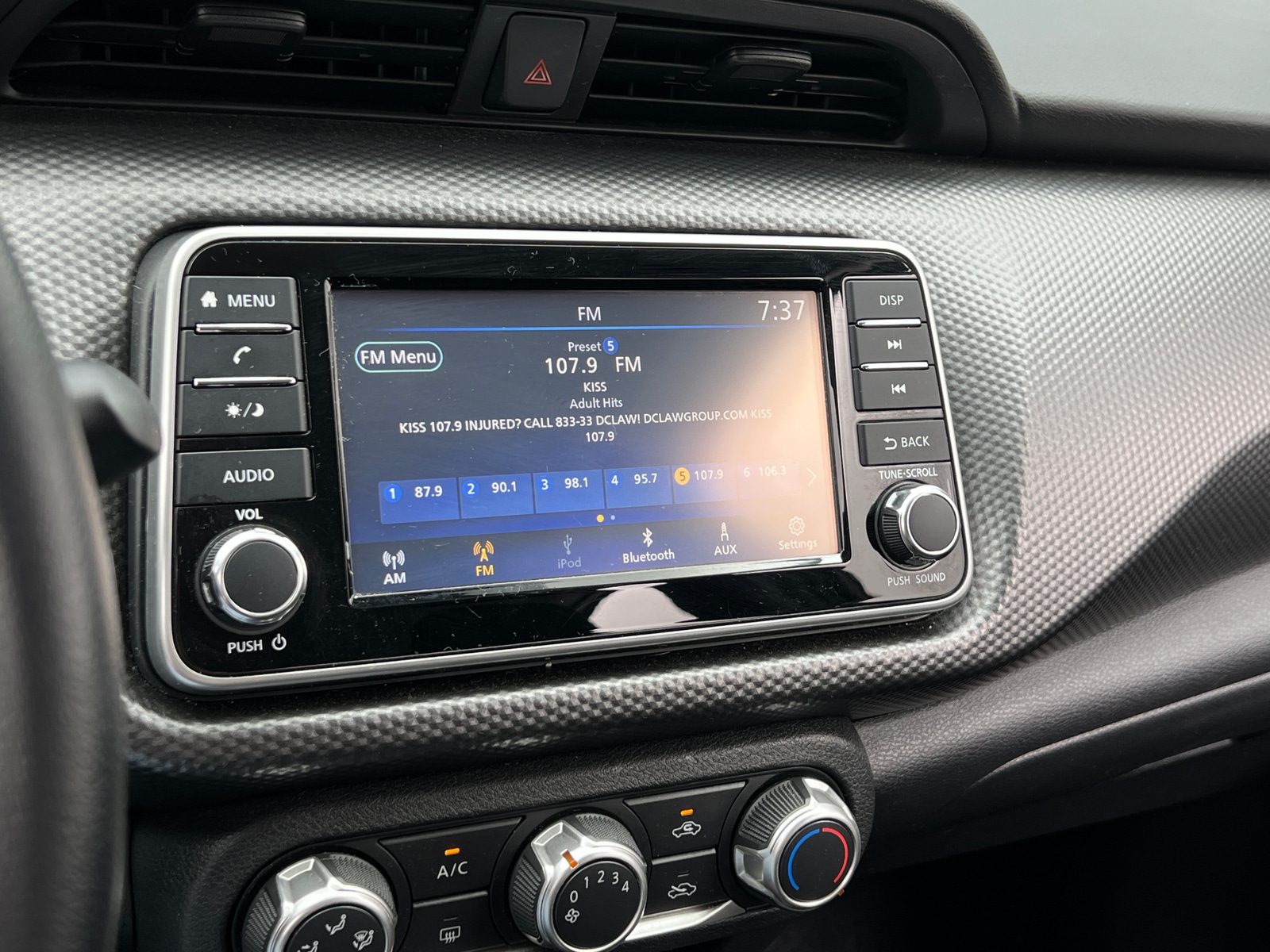 Thumbnail: 2019 Nissan Kicks - 4