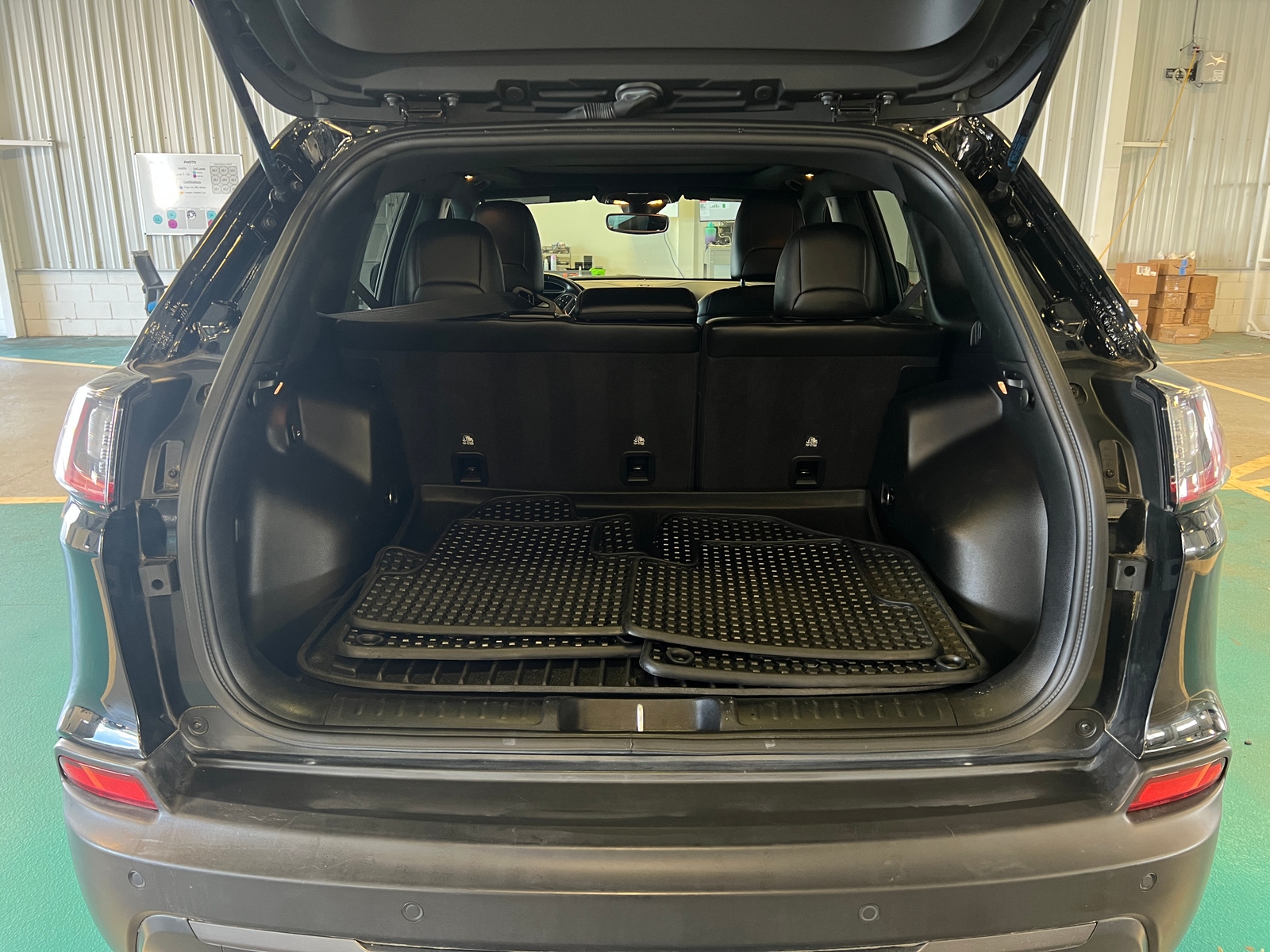 Thumbnail: 2021 Jeep Cherokee - 6