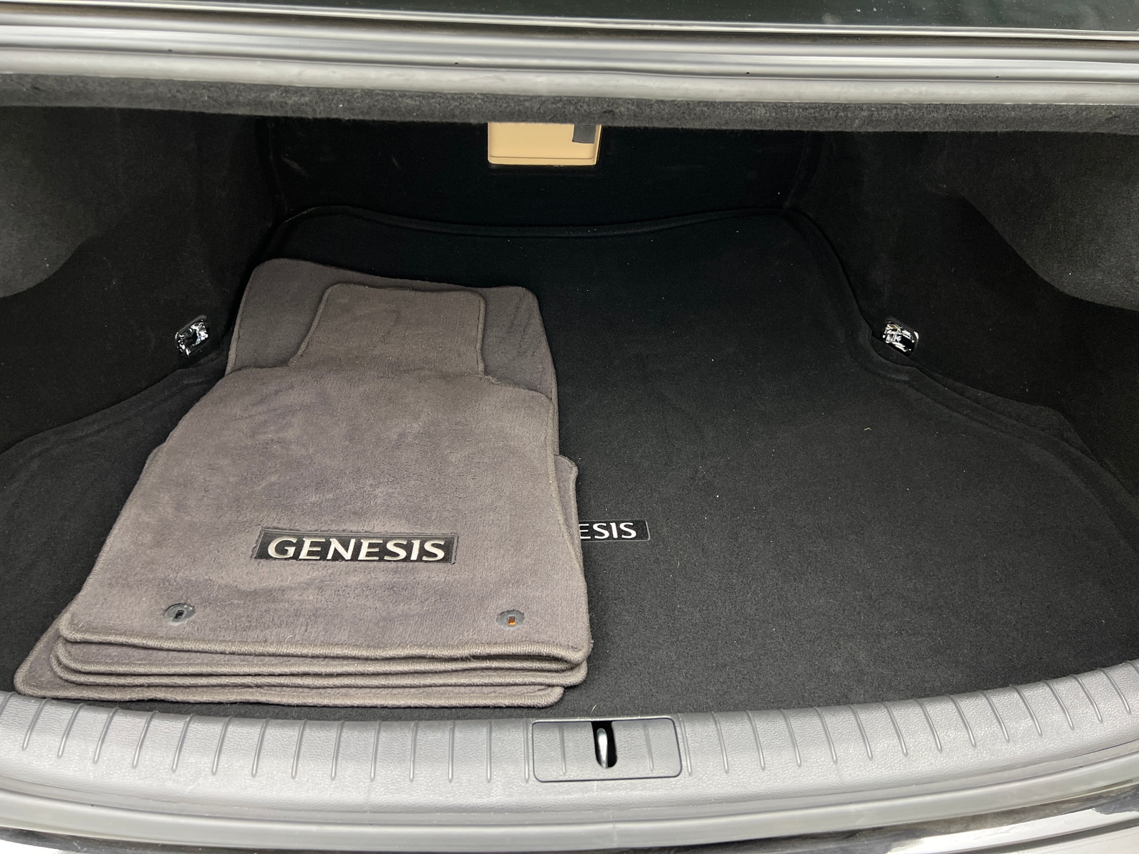 Thumbnail: 2018 Genesis G80 - 6