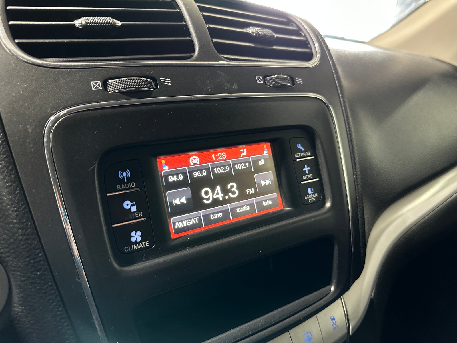 Thumbnail: 2019 Dodge Journey - 4