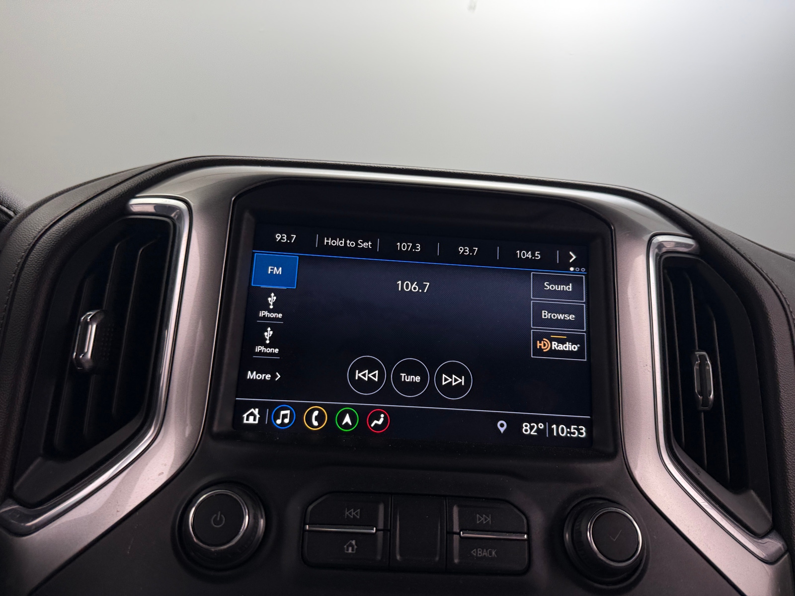 Thumbnail: 2019 Chevrolet Silverado 1500 - 3