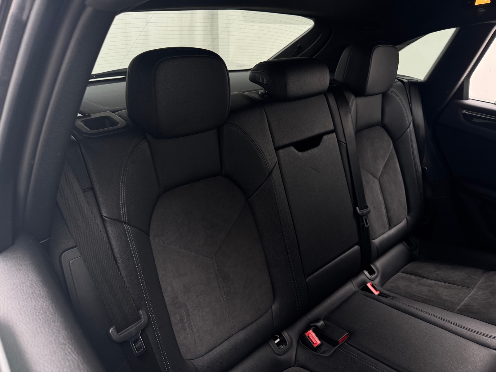Thumbnail: 2016 Porsche Macan - 5