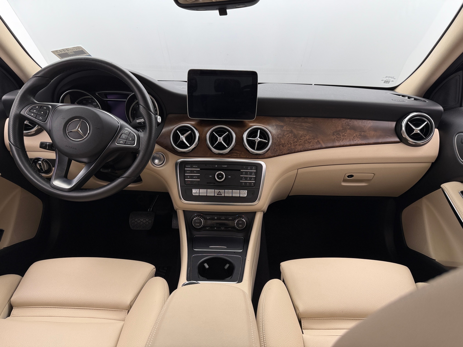 Thumbnail: 2018 Mercedes-Benz GLA - 2