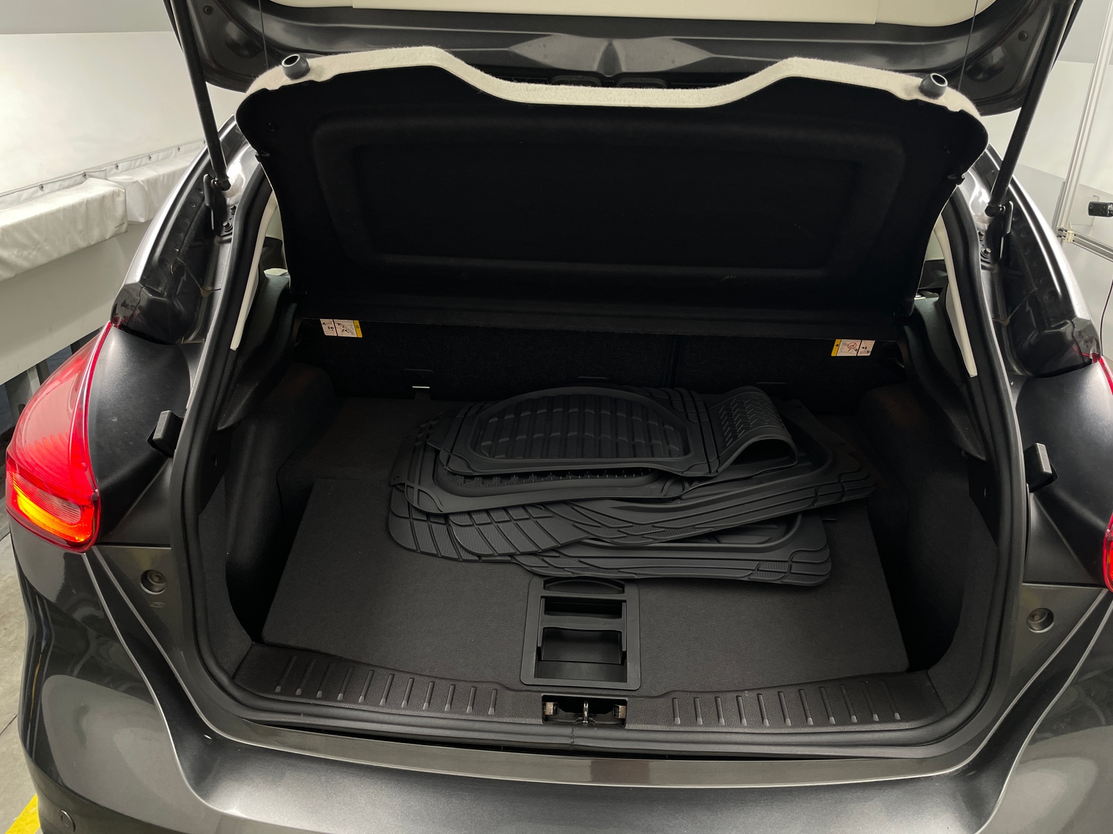 Thumbnail: 2016 Ford Focus - 7