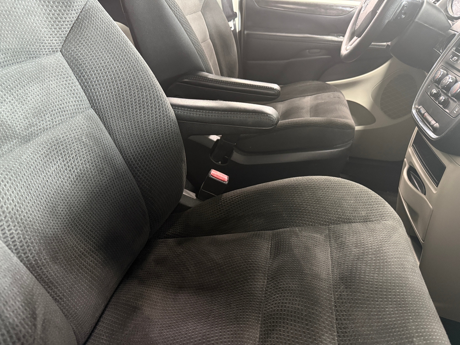 Thumbnail: 2019 Dodge Grand Caravan - 2
