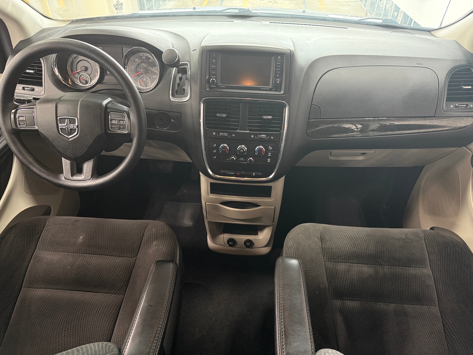Thumbnail: 2019 Dodge Grand Caravan - 3