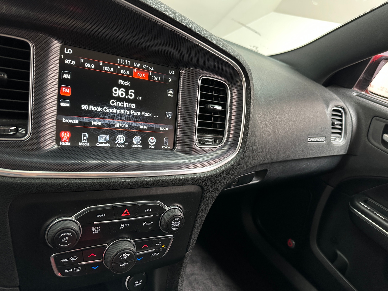 Thumbnail: 2016 Dodge Charger - 3