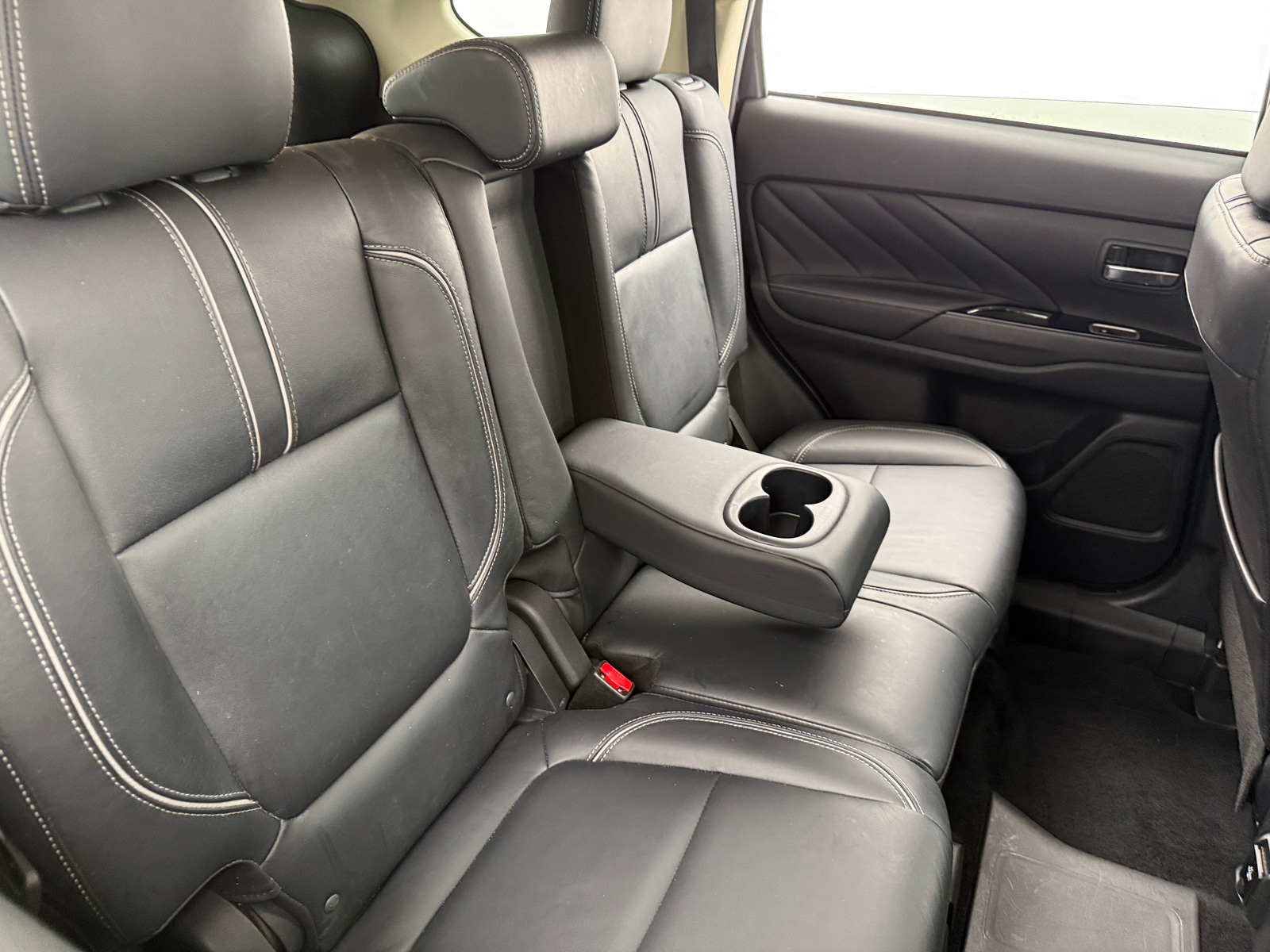 Thumbnail: 2018 Mitsubishi Outlander - 5