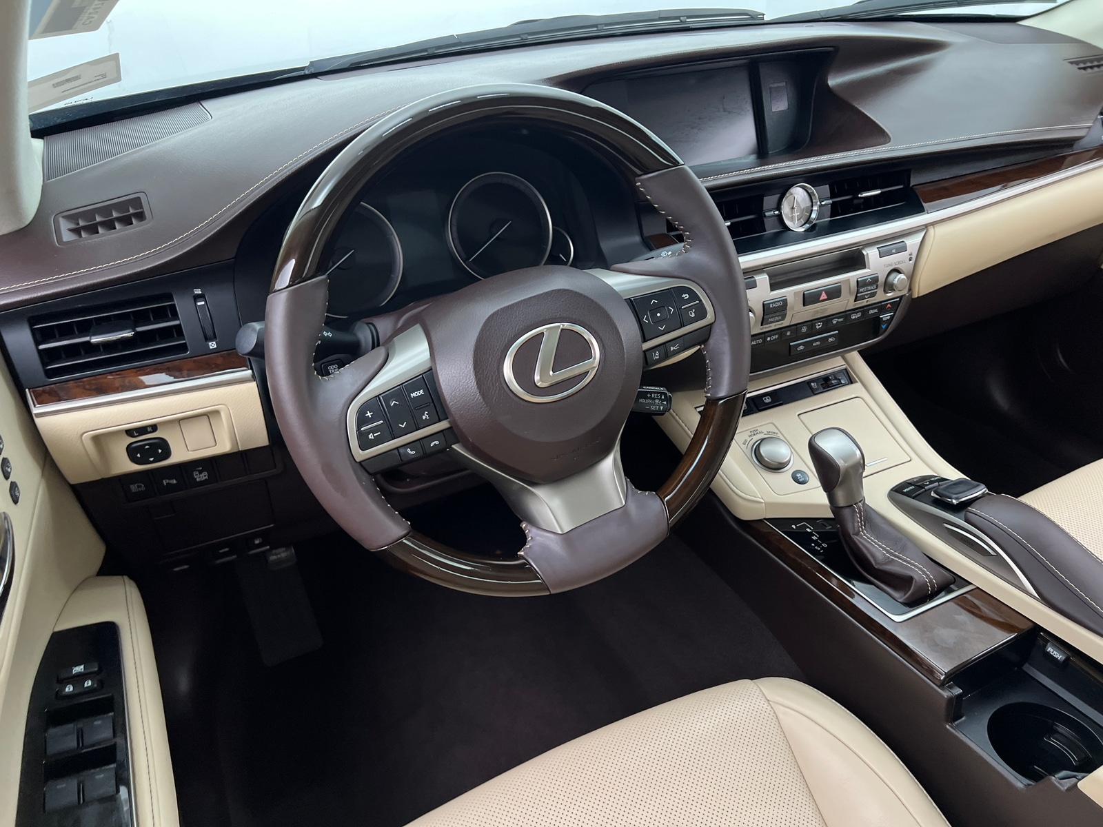 Thumbnail: 2016 Lexus ES - 5