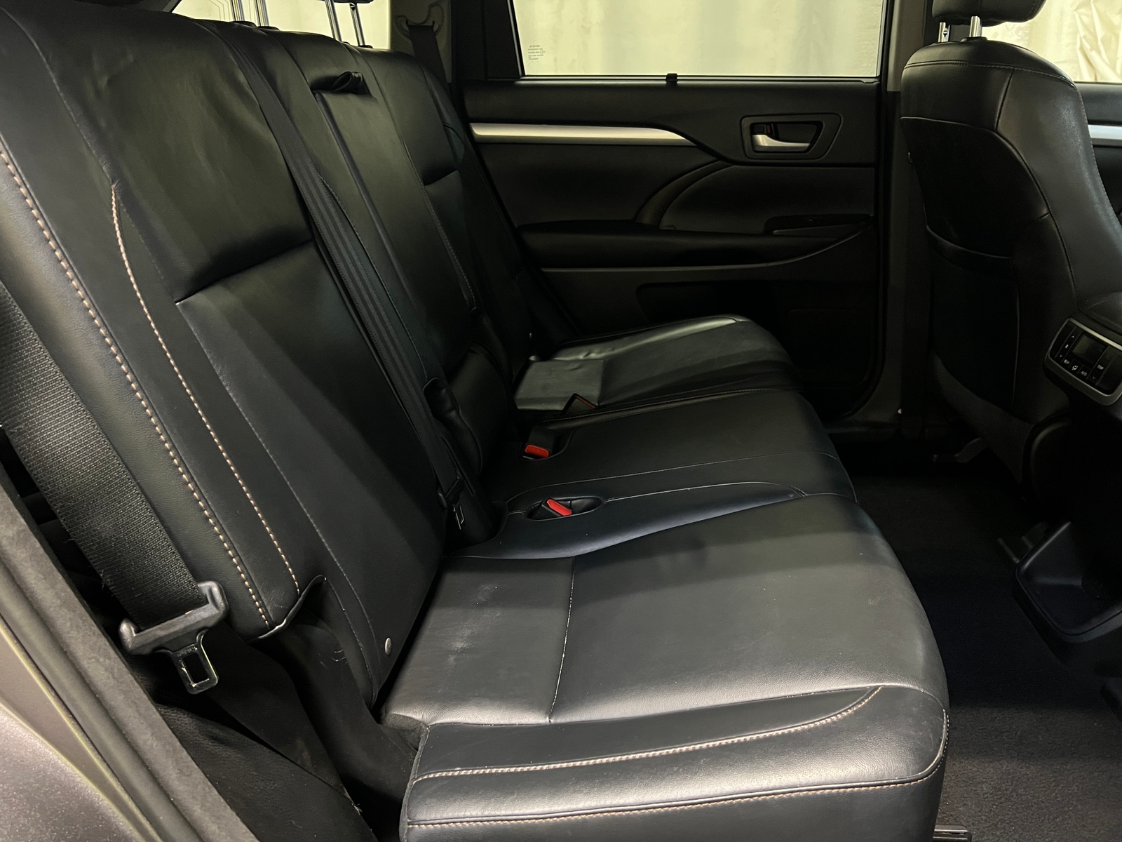 Thumbnail: 2015 Toyota Highlander - 5