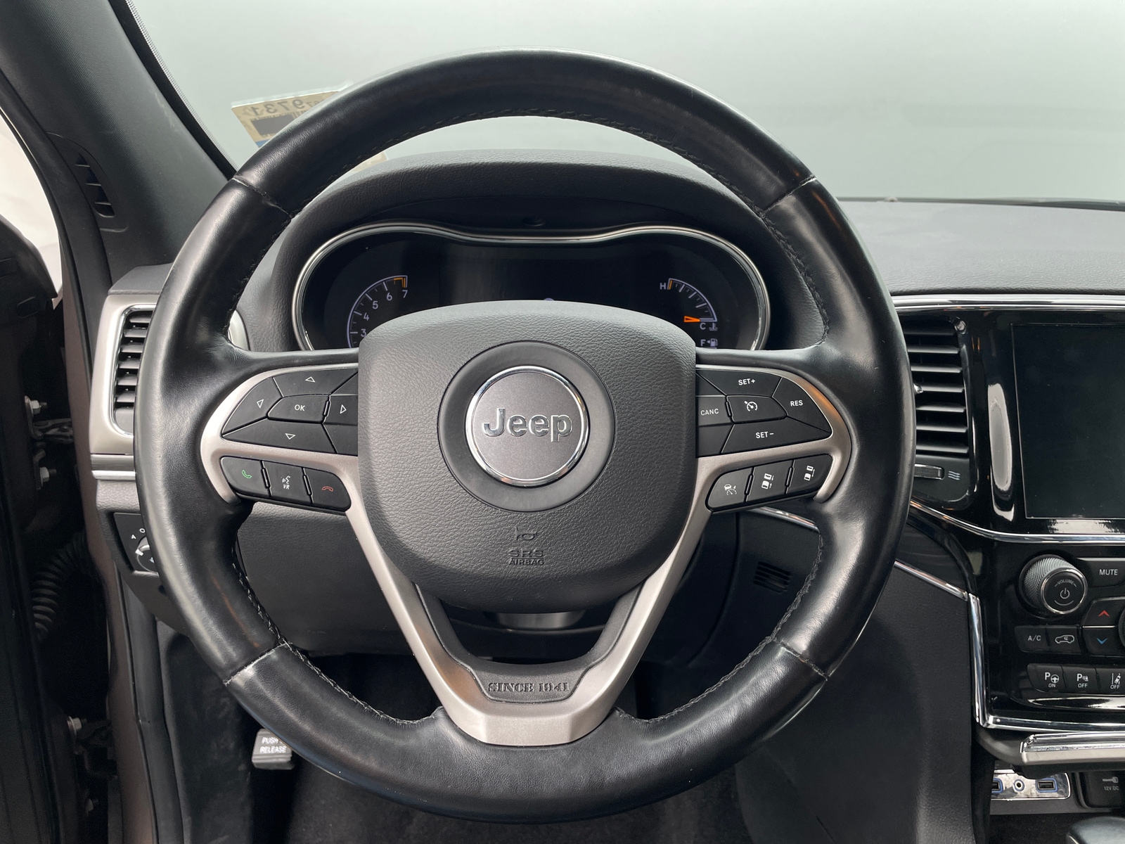 Thumbnail: 2021 Jeep Grand Cherokee - 4