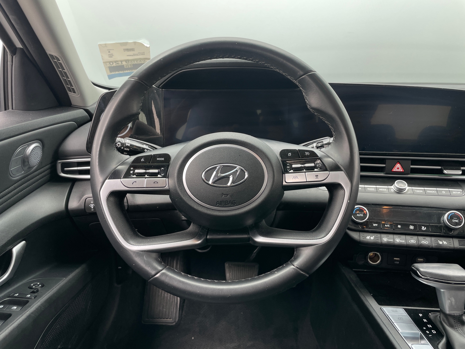 Thumbnail: 2023 Hyundai Elantra - 4