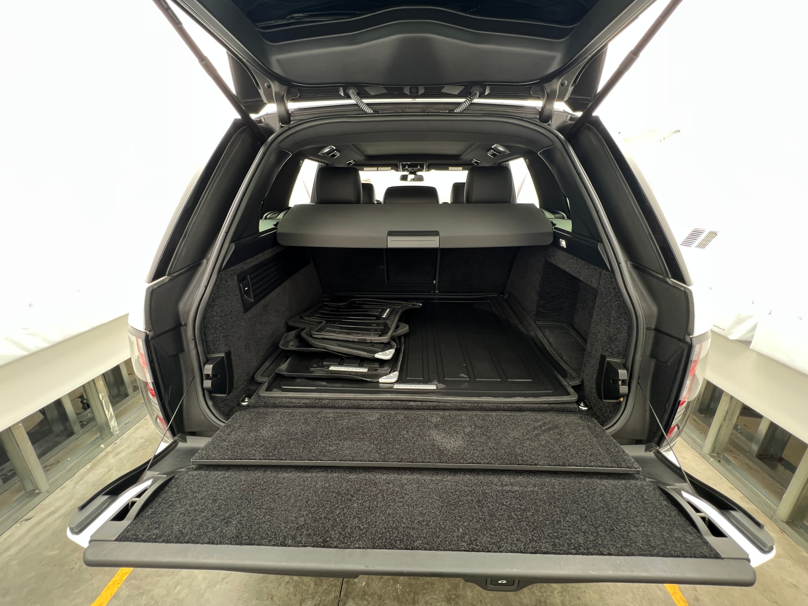 Thumbnail: 2016 Land Rover Range Rover - 6