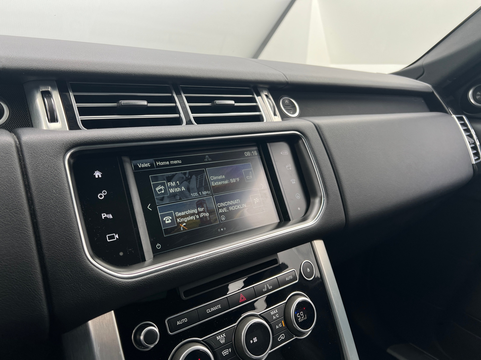 Thumbnail: 2016 Land Rover Range Rover - 3