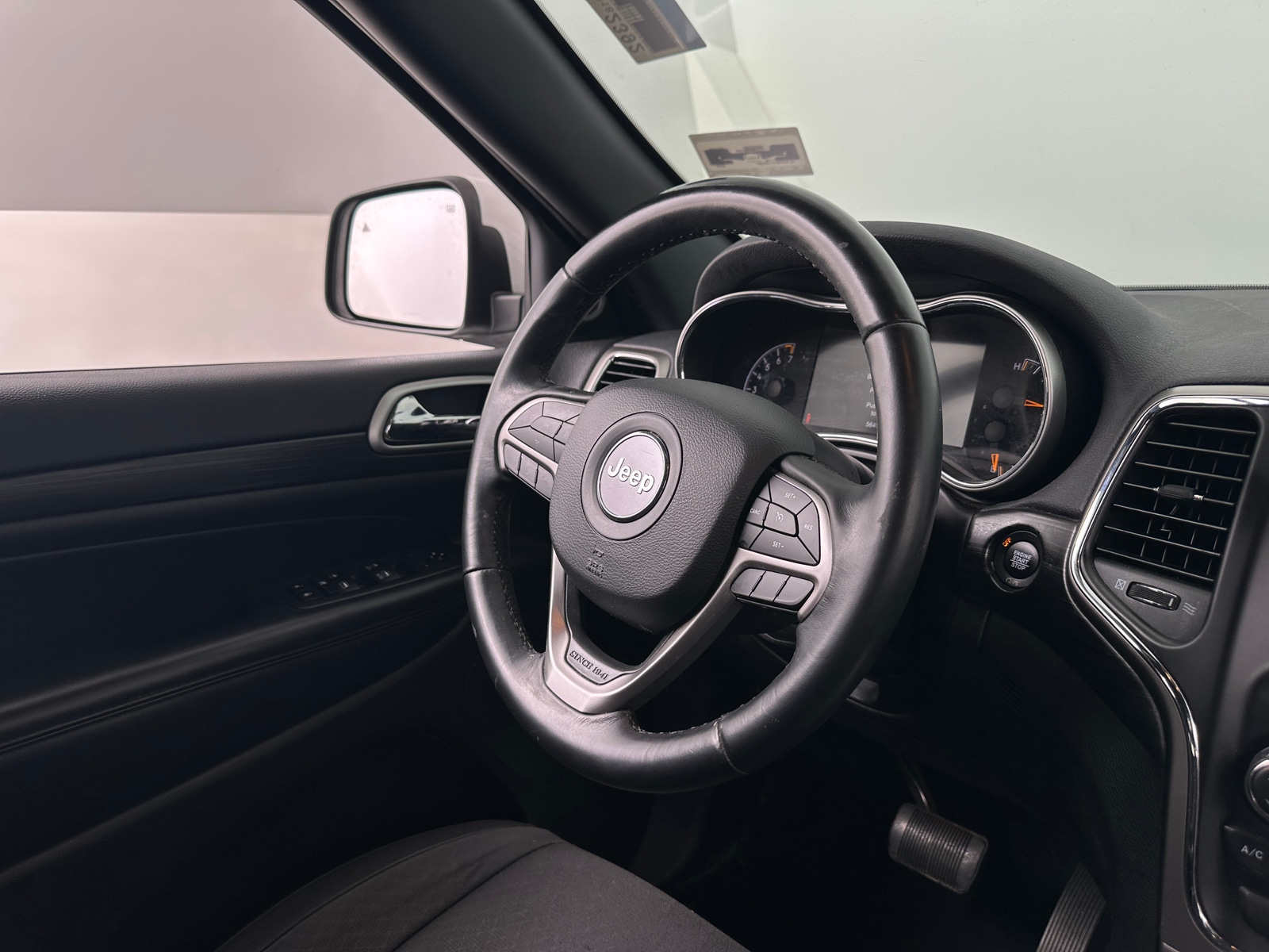 Thumbnail: 2019 Jeep Grand Cherokee - 5