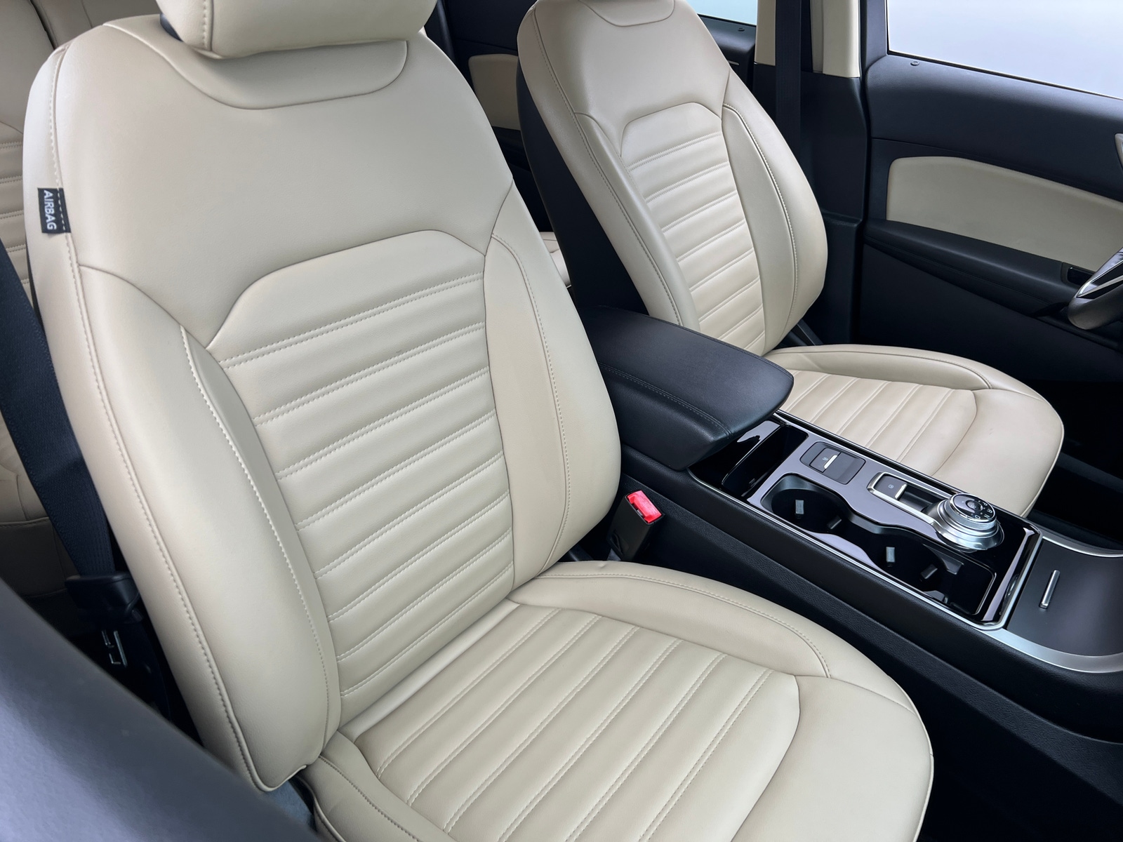 Thumbnail: 2019 Ford Edge - 2