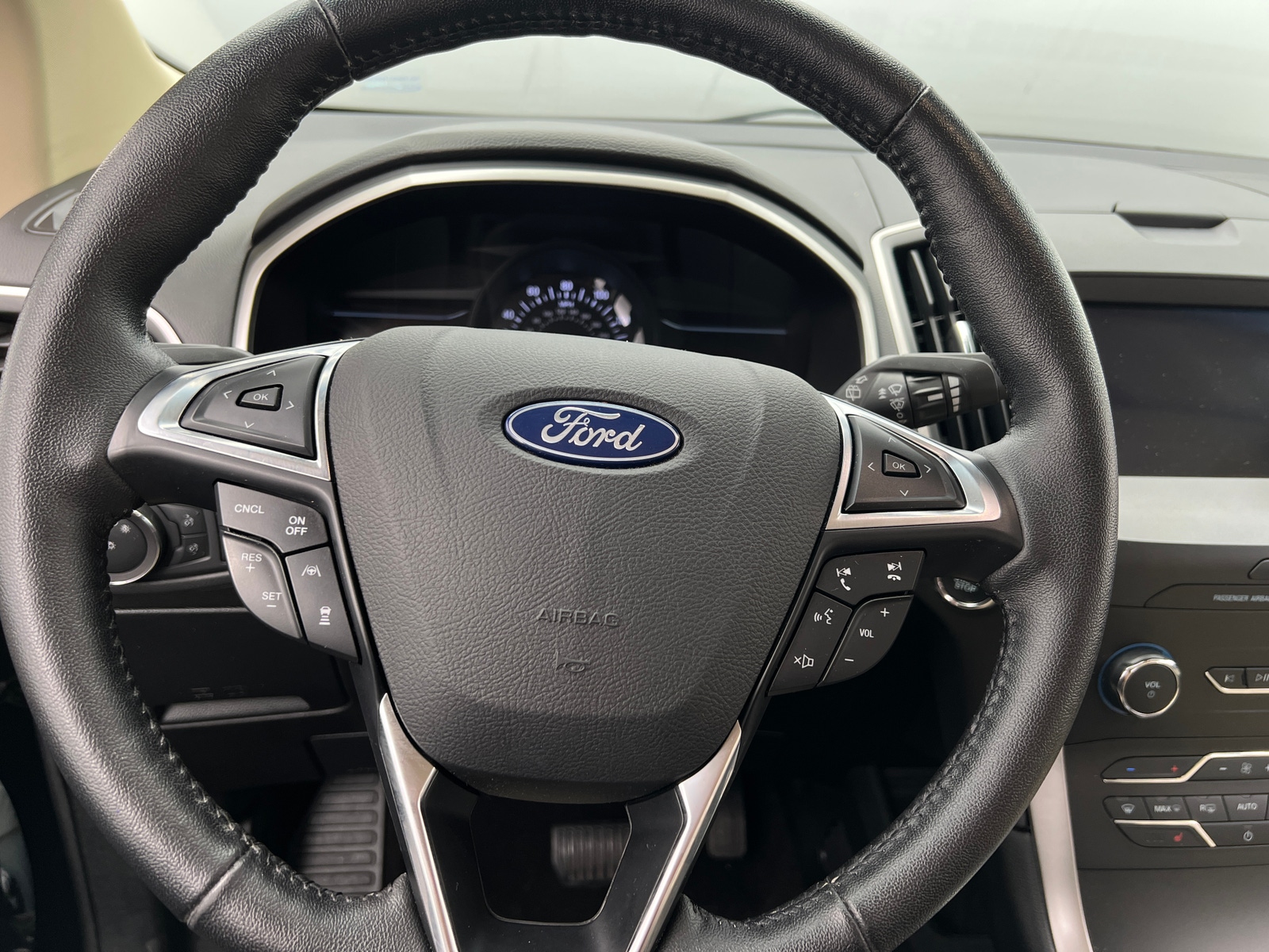 Thumbnail: 2019 Ford Edge - 5