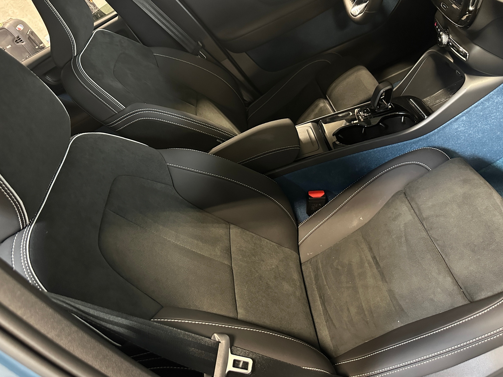 Thumbnail: 2023 Volvo C40 - 2