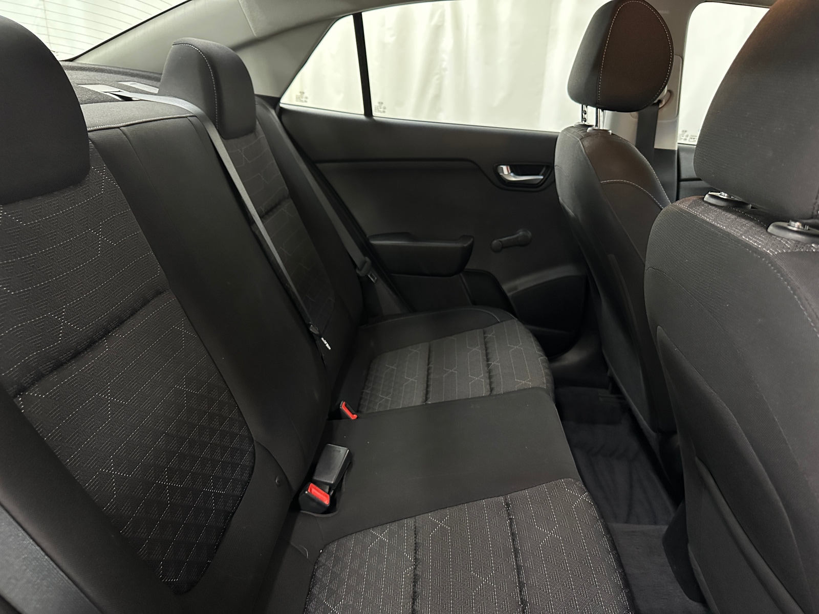 Thumbnail: 2018 Kia Rio - 6