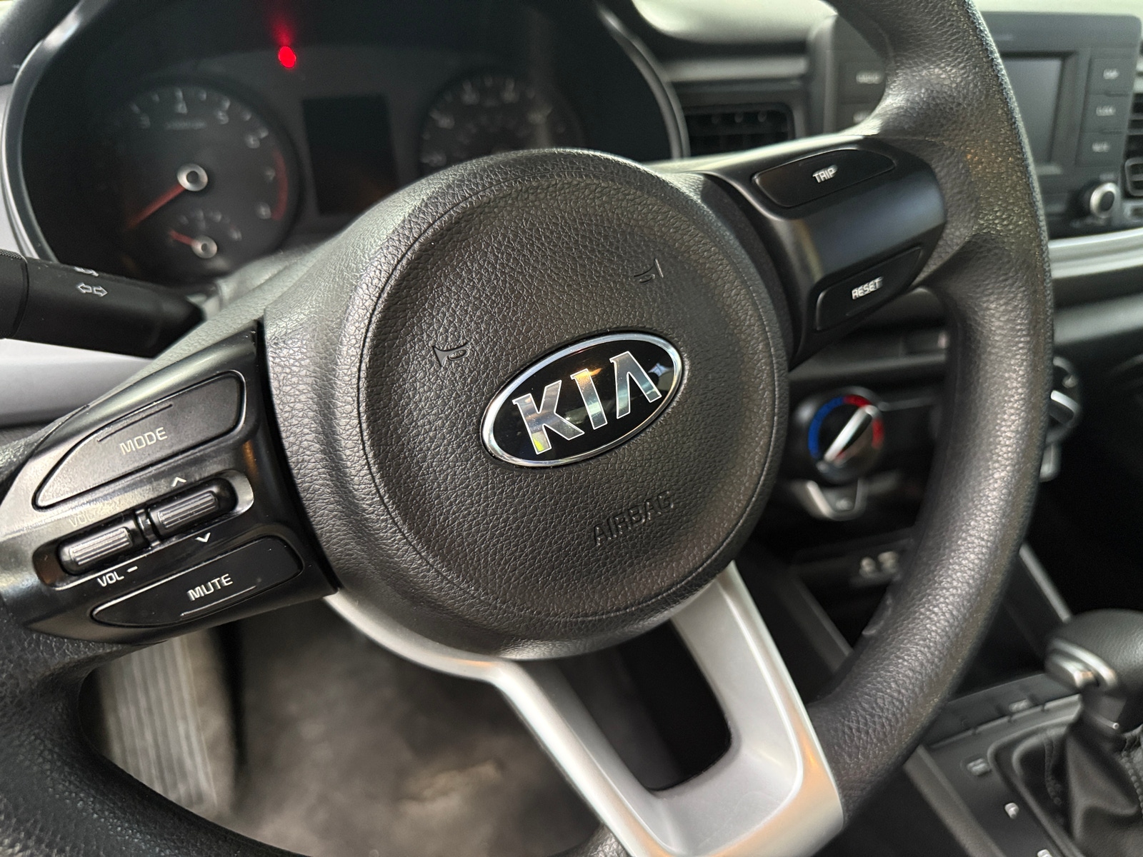 Thumbnail: 2018 Kia Rio - 5