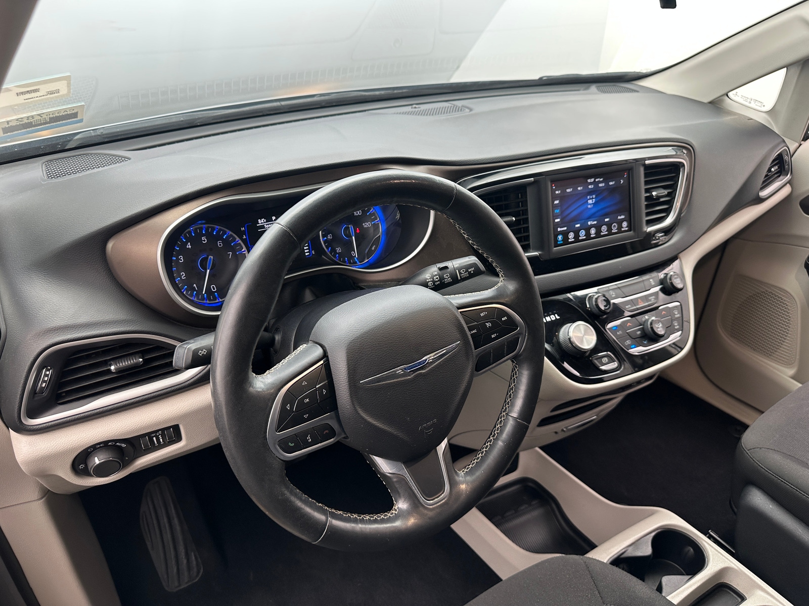 Thumbnail: 2020 Chrysler Voyager - 3