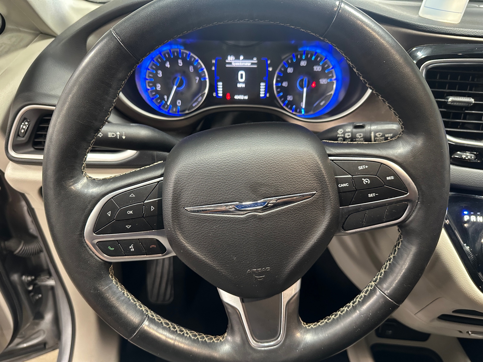 Thumbnail: 2020 Chrysler Voyager - 5
