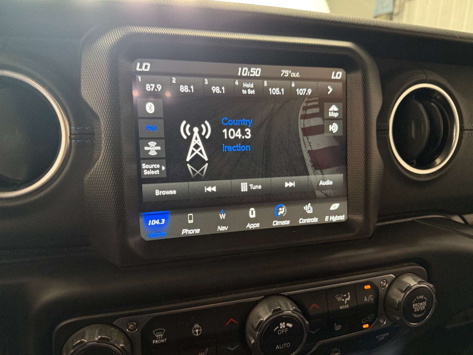 Thumbnail: 2022 Jeep Wrangler - 3