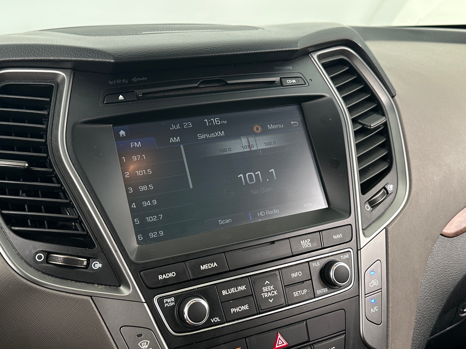 Thumbnail: 2018 Hyundai Santa Fe - 3