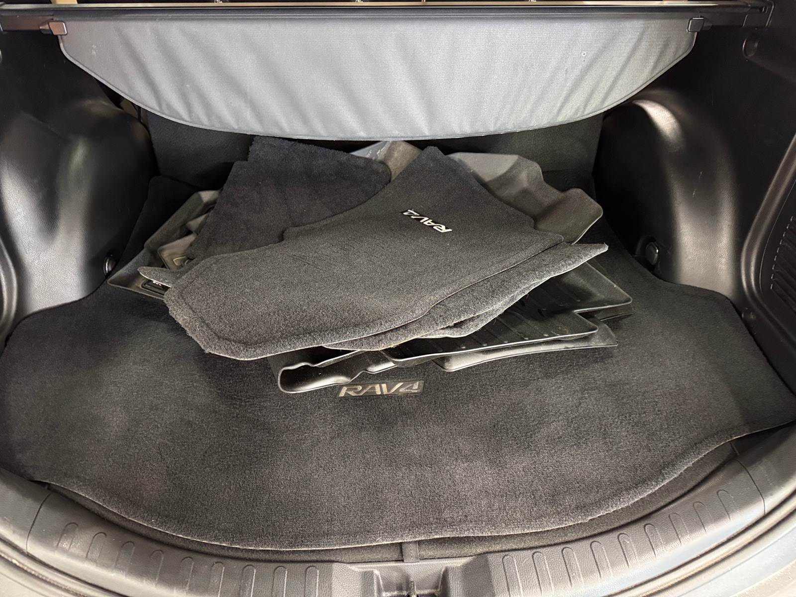 Thumbnail: 2014 Toyota RAV4 - 6