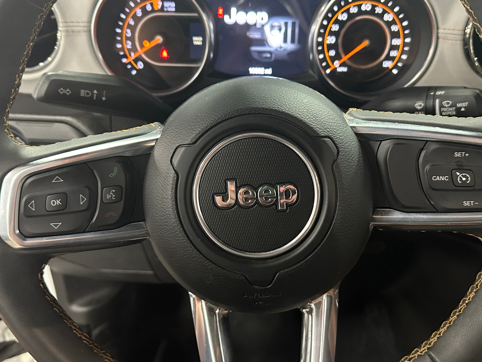 Thumbnail: 2023 Jeep Gladiator - 4
